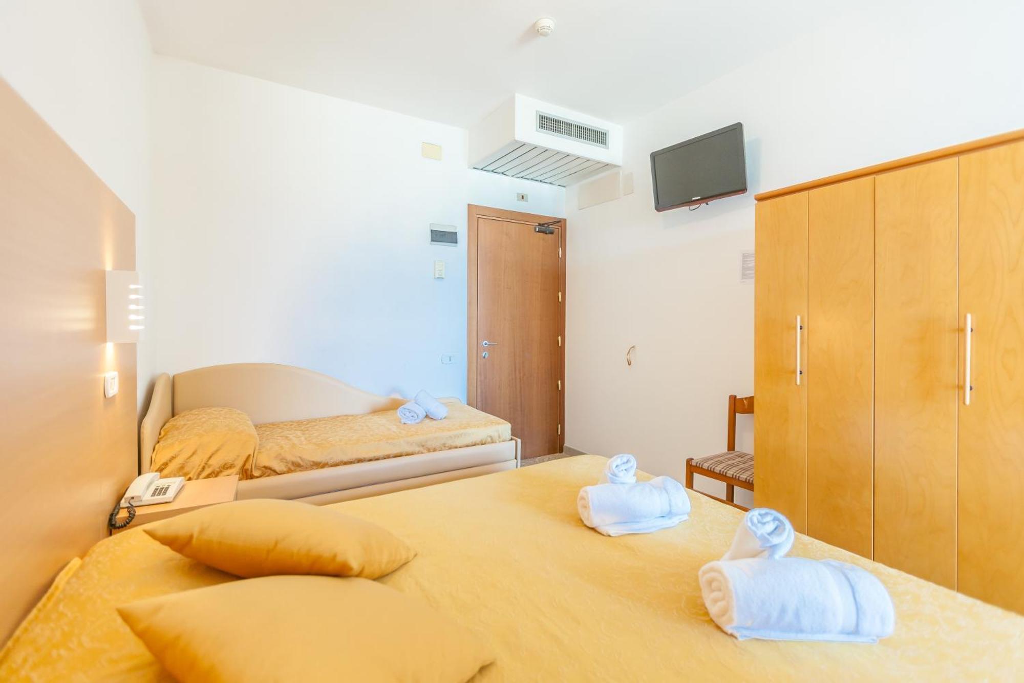 Hotel Patrizia Riccione Exterior photo