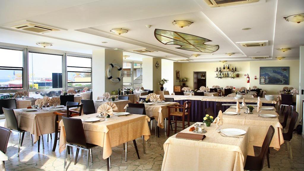 Hotel Patrizia Riccione Exterior photo